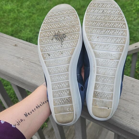 Vionic Jacey Navy Blue Leather Slip-On Shoes Size 7.5 - Picture 9 of 9